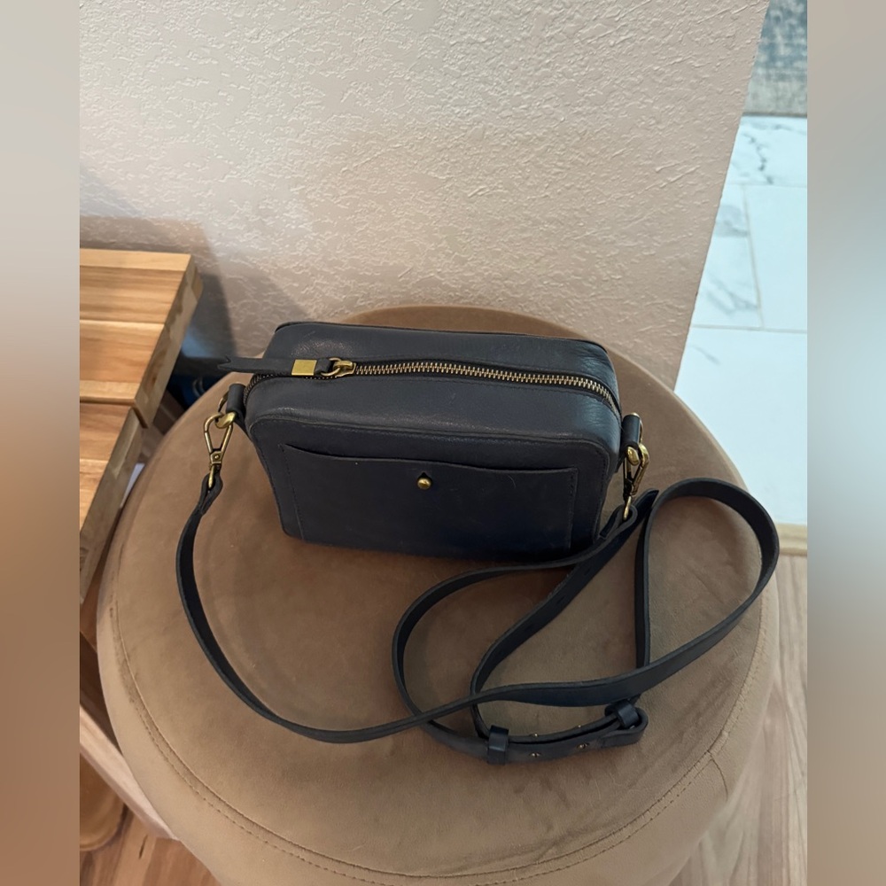 Madewell Transport Camera Bag - Picture 2 of 5